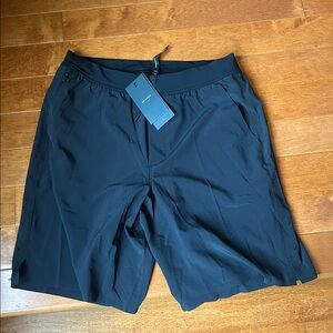 NWT Ten Thousand Black Interval Short (Liner) 9" Size Large